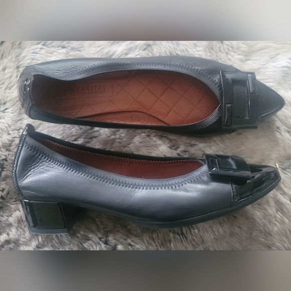"Hispanitas" low heel dress shoes - Picture 1 of 9